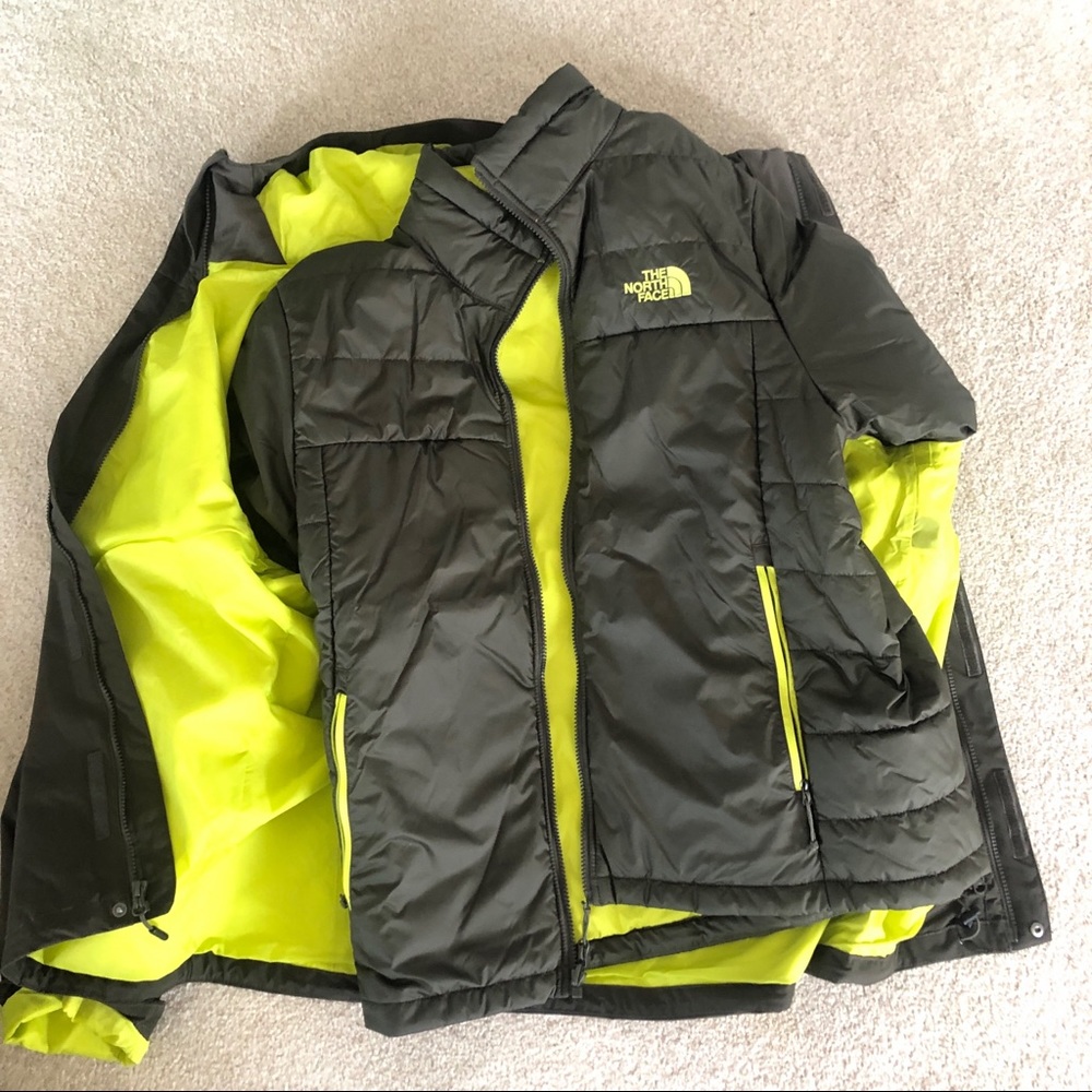 Brand new Men’s The North Face Carto Tri 3 in 1 Jacket size Medium
